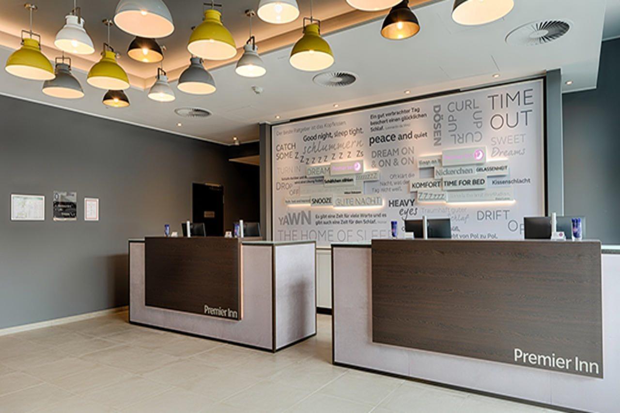 Premier Inn Hamburg City Klostertor エクステリア 写真